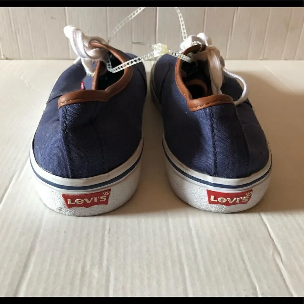 Levi’s Canvas Lace Up Sneaker
